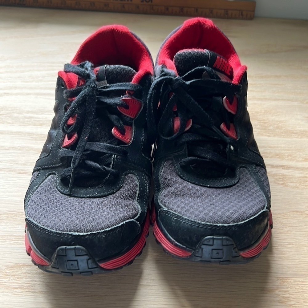 Nike Dual Fusion ST2 Size 9